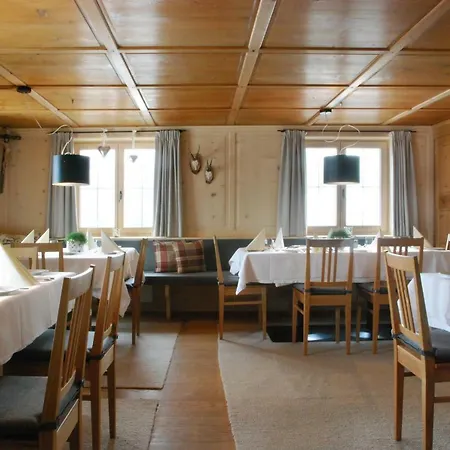 Gæstehus Alpenfluh 4*