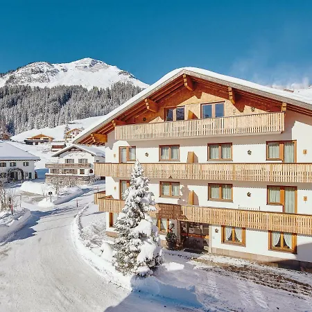 Alpenfluh Gæstehus 4*