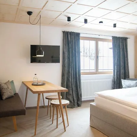 Alpenfluh Guest house *